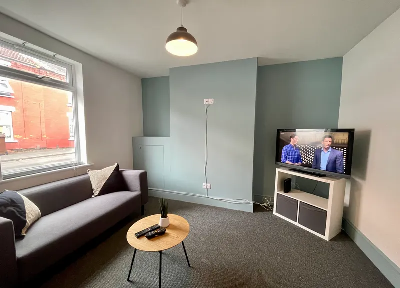 Arthur St // 2 Bed & 2 Bath // JUNE 2026 - Image 7